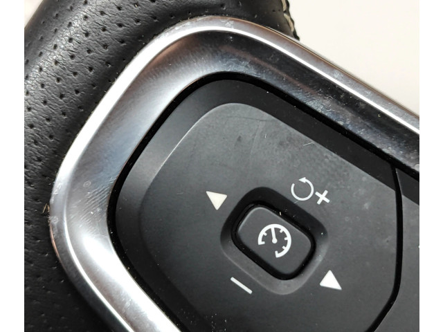 Руль Volvo XC40 34243909D, 1451901