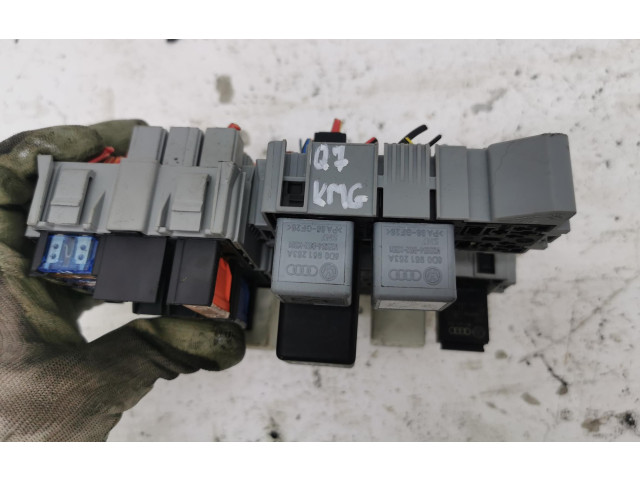   Pojistková skříňka 7L0937576B   Audi Q7 4L 2012