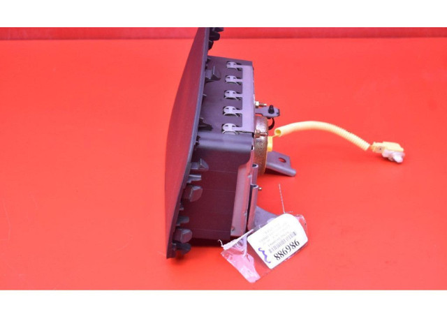 Подушка безопасности пассажира Daihatsu Sirion