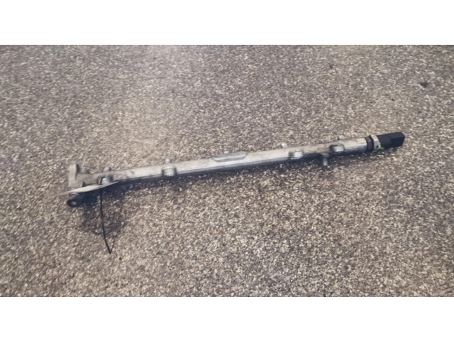 Топливная рампа 0445215007, A6120700095 Mercedes-Benz C W203 2.7