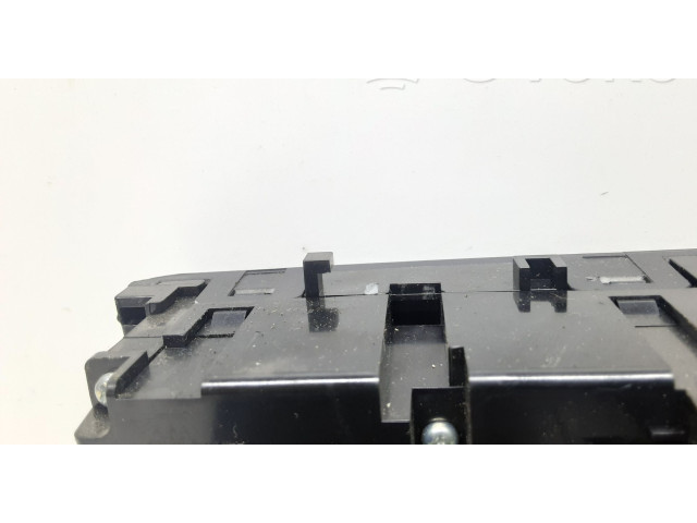 Блок управления климат-контролем 30710682   Volvo XC90