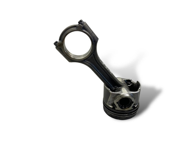 Píst D4FB Hyundai i30 pro naftový motor 1.6 D4FB CRDi