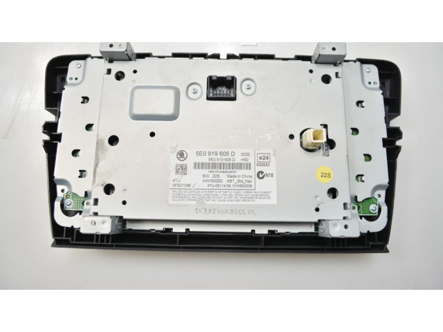 Дисплей    5E0919605D   Skoda Octavia Mk3 (5E)
