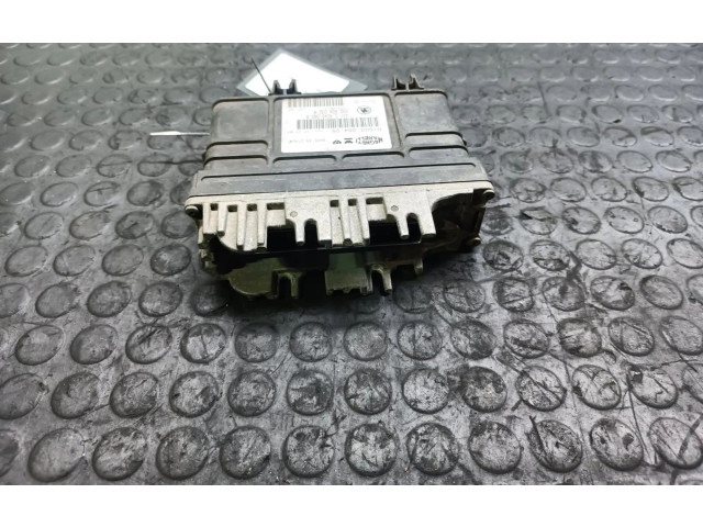 Řídící jednotka 032906030M   Skoda Felicia I 