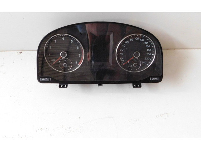 Панель приборов Volkswagen Caddy