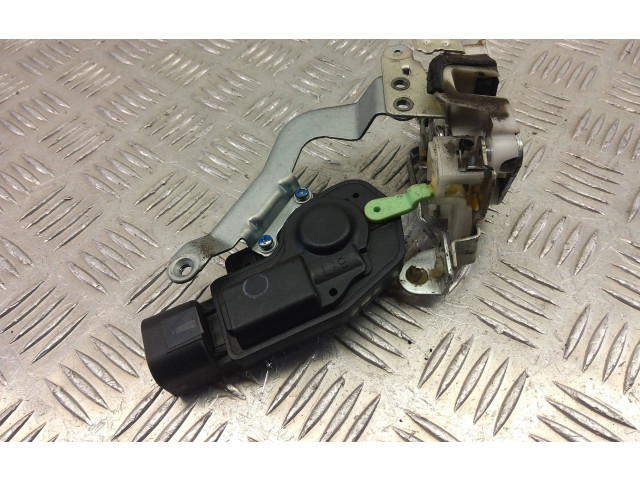 Замок багажника     Daihatsu Terios  -  года