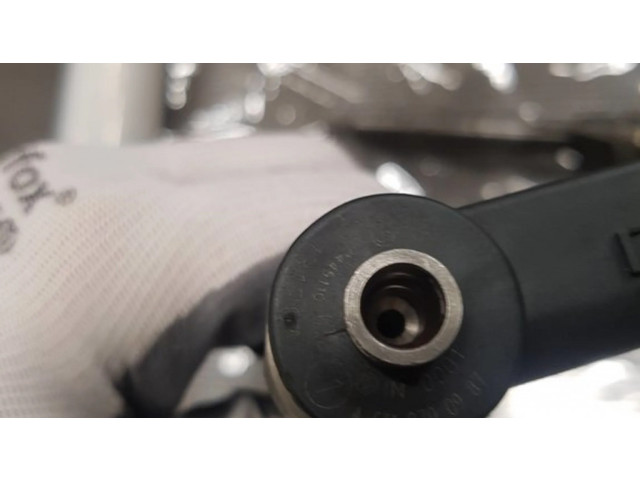 Форсунка 0445110025, A6110700989    Mercedes-Benz C W203 для дизельного двигателя  2.2