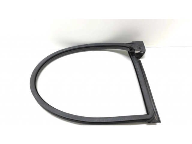 Уплотнительная резина (на передний дверях)