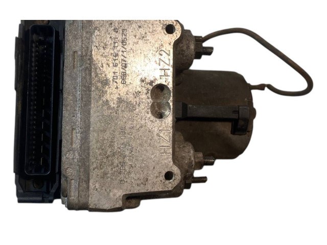 Блок АБС 701614111D, 0273004098 Volkswagen Transporter - Caravelle T4 1991 - 2003 года