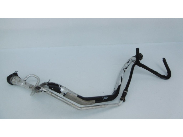 Наливная труба топливного бака