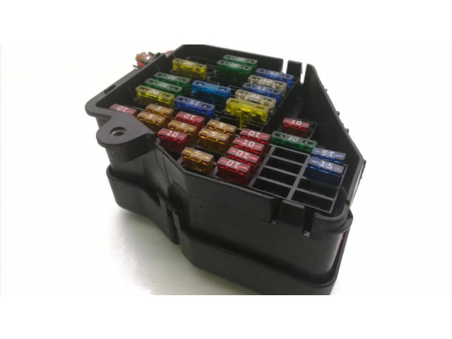   Pojistková skříňka 8D2941824   Audi A4 S4 B6 8E 8H 2005