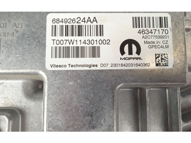 Блок управления двигателя 68492624AA Jeep Renegade