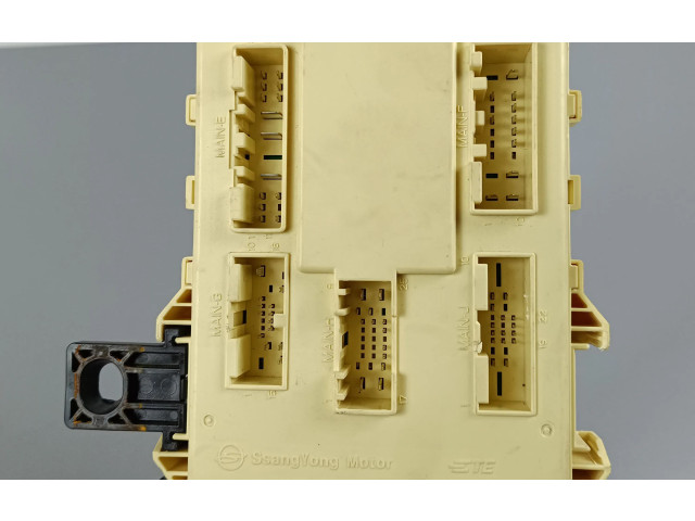 Блок предохранителей 8219036730 SsangYong Rexton