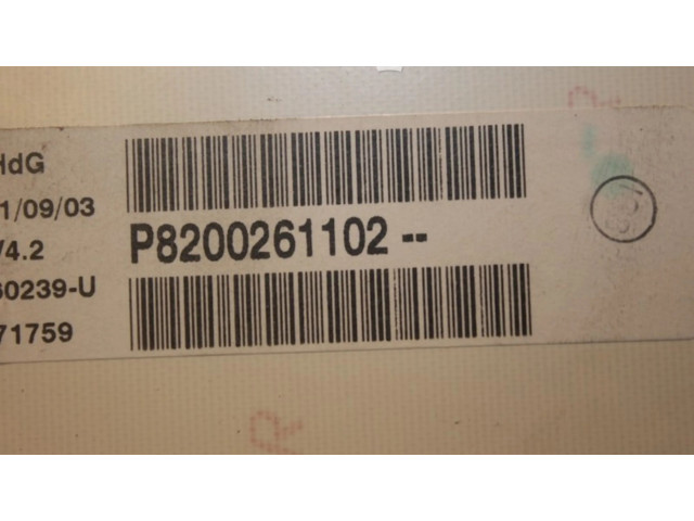 Панель приборов 8200261102, 8200261086   Renault Clio II       