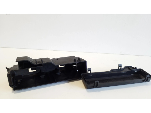 Блок предохранителей Jeep Cherokee