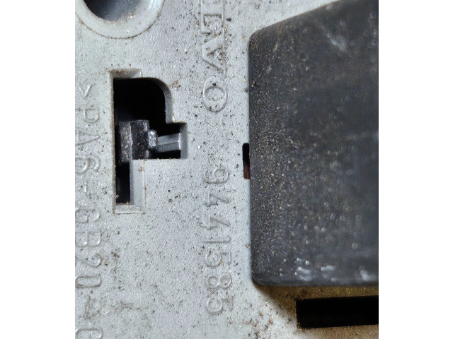 Блок предохранителей  9441585   Volvo XC90    