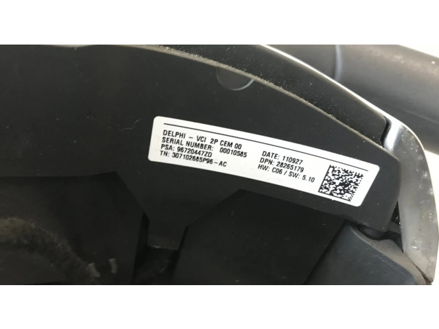 Руль Citroen C4 II  2011-2016 года 96700104ZD      