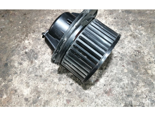 Вентилятор печки       Volkswagen Caddy