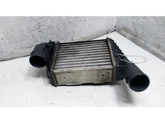 Интеркулер  059145806, LR0157561213   Audi A4 S4 B5 8D 2.5