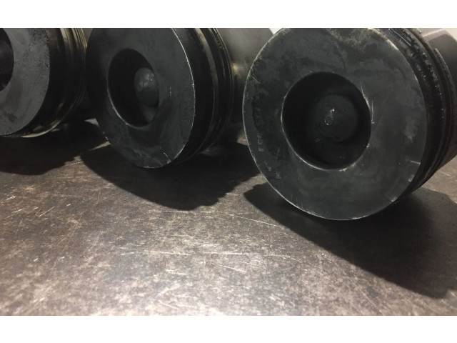  Поршень с шатуном  084157  Land Rover Freelander  