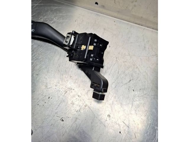Ручка поворотов/ фонарей 1k0953513a Skoda Octavia Mk2 (1Z)