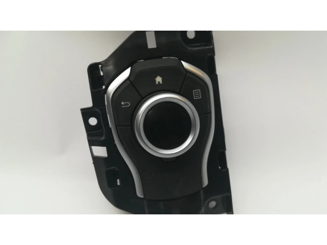 Мултифункционный включатель управления / ручка