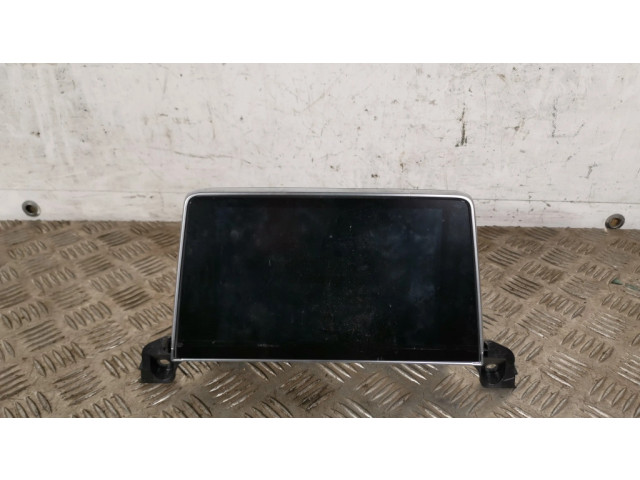 Радио/ проигрыватель CD/DVD / навигация