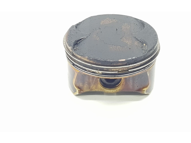 Píst 7562451, 11257562451   BMW 1 E81 E87     