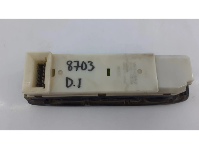 Включатель электрических окон