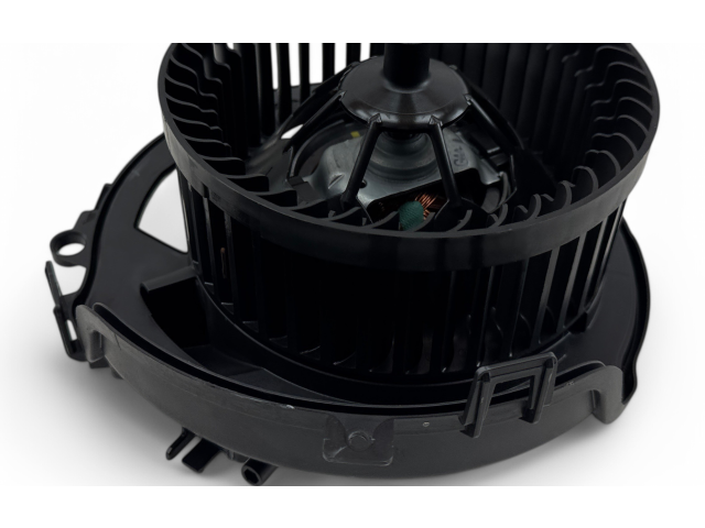 Вентилятор печки 5WC819015A, T72368C Audi Q2 -