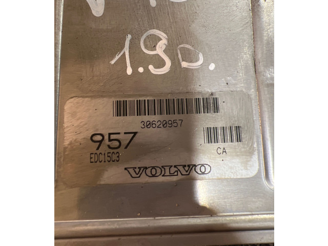 Řídící jednotka 30620957, EDC15C3 Volvo S40, V40 2001