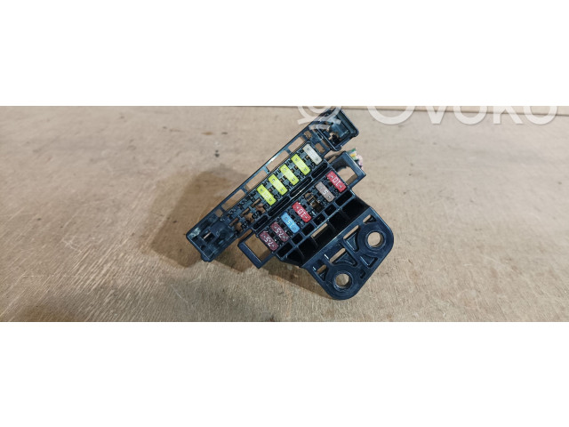 Блок предохранителей Toyota Corolla Verso AR10