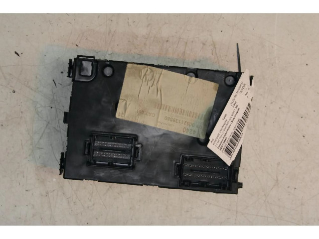 Блок предохранителей Jeep Renegade