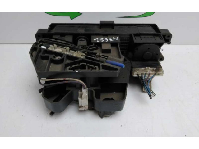 Pojistková skříňka Спидометр (приборный щиток)    Nissan Micra 