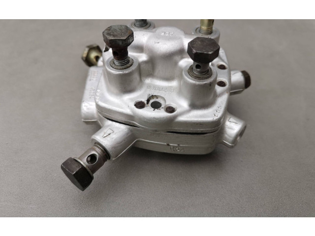 Топливная рампа 0438101005 Audi 80 90 B3