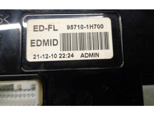 Дисплей    957101H700   KIA Ceed