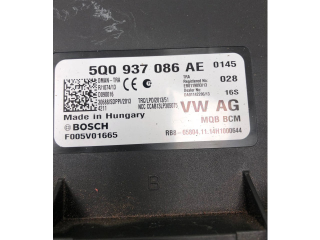 Блок комфорта 5Q0937086AE Skoda Octavia Mk3 (5E)