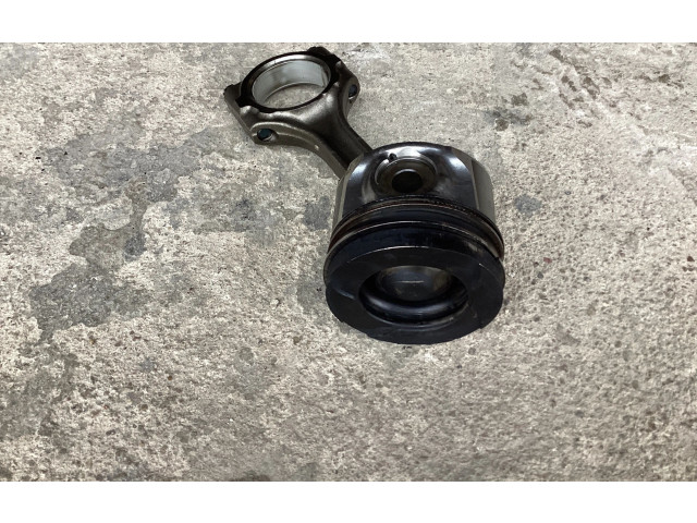 Píst Toyota RAV 4 (XA30)