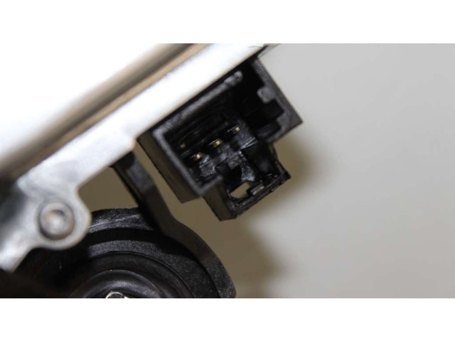 Двигатель стеклоочистителя заднего стекла