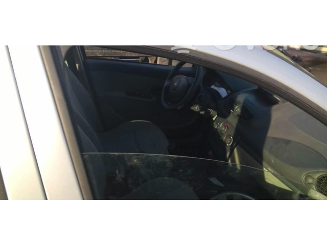 Ручка стеклоочистителей 8201590631 Renault Clio III