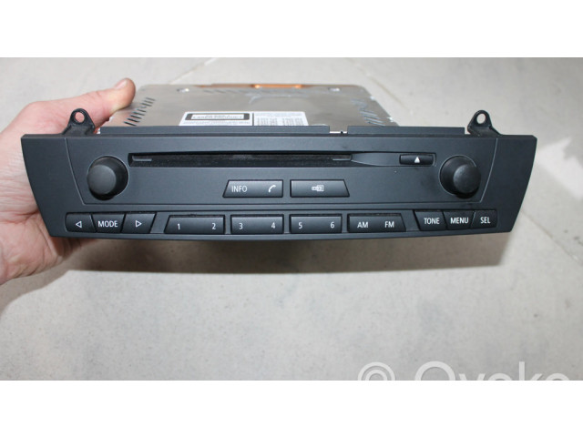 Радио/ проигрыватель CD/DVD / навигация