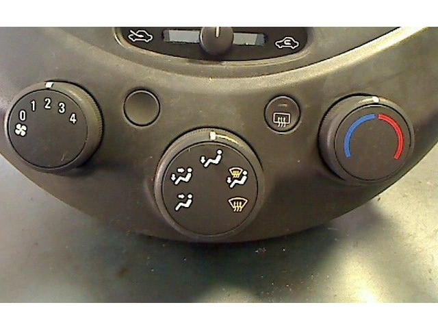 Блок управления климат-контролем 95979299, B10D1   Chevrolet Spark