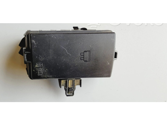 Блок предохранителей 5Q0907361A, 63512388 Volkswagen Golf VII