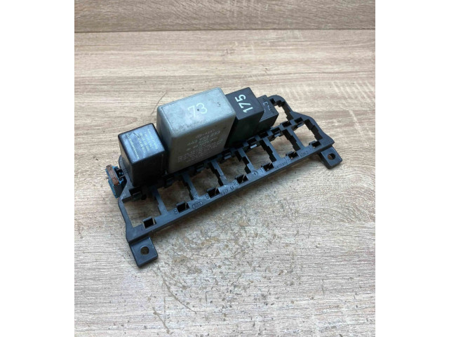 Pojistková skříňka 8D0937503E Audi A3 S3 8L 1996