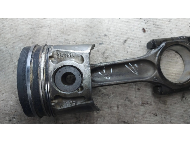 Поршень с шатуном Ford Galaxy для дизельного двигателя 2.0