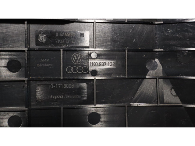 Блок предохранителей Audi A3 S3 8P