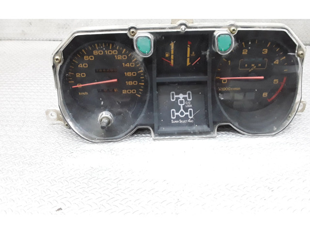 Přístrojová deska  Mitsubishi Pajero 1993 MB832131  