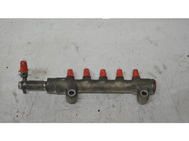 Топливная рампа    Subaru Forester SH  