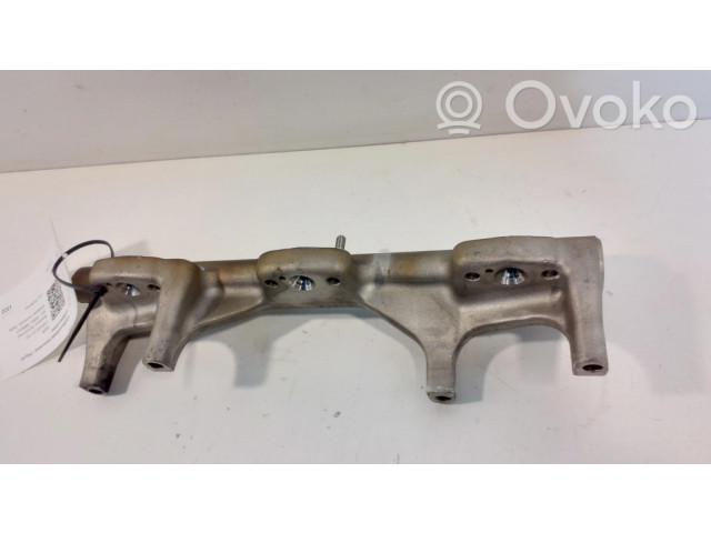 Vstřikovací lišta 7643082   BMW 1 F20 F21  pro benzínový motor 3.0 B58B30A 