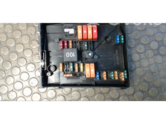 Блок предохранителей  1K0937125, 0000   Volkswagen Touran I    